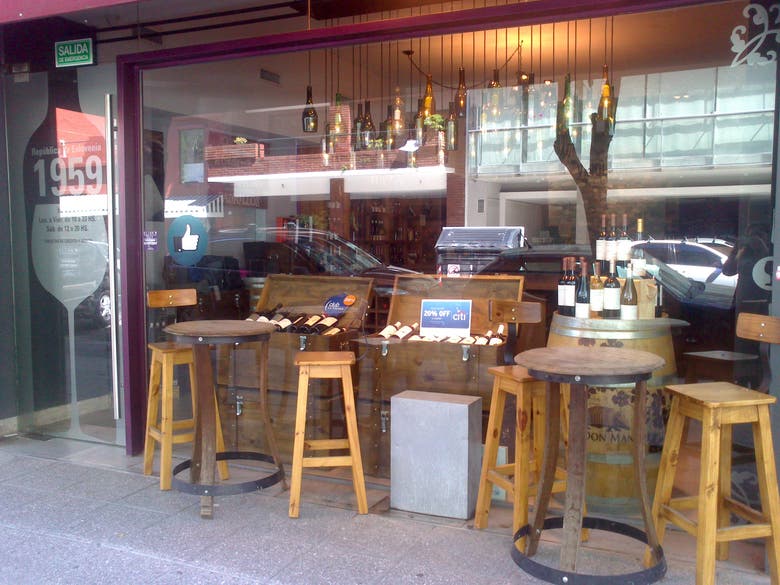Descuentos en VINOLOGY con Club LA NACION